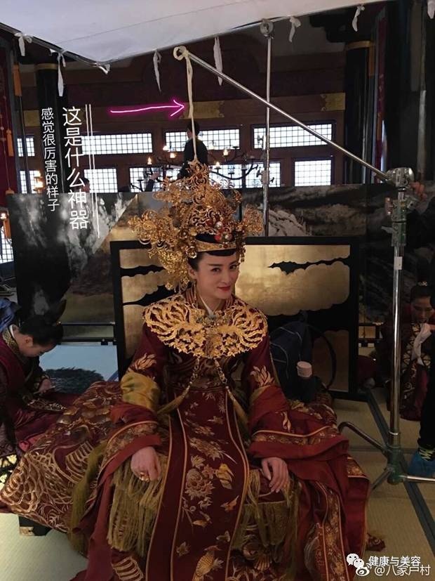 蒋勤勤甄嬛对比照,蒋勤勤和甄嬛隔空互动