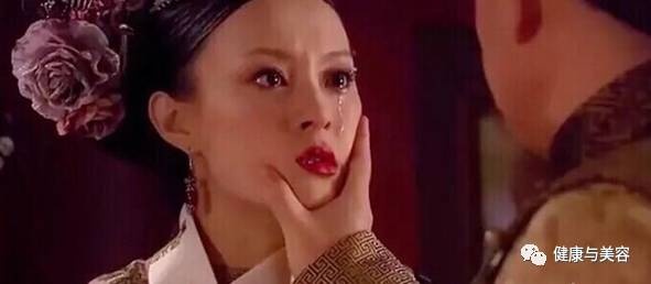 蒋勤勤甄嬛对比照,蒋勤勤和甄嬛隔空互动