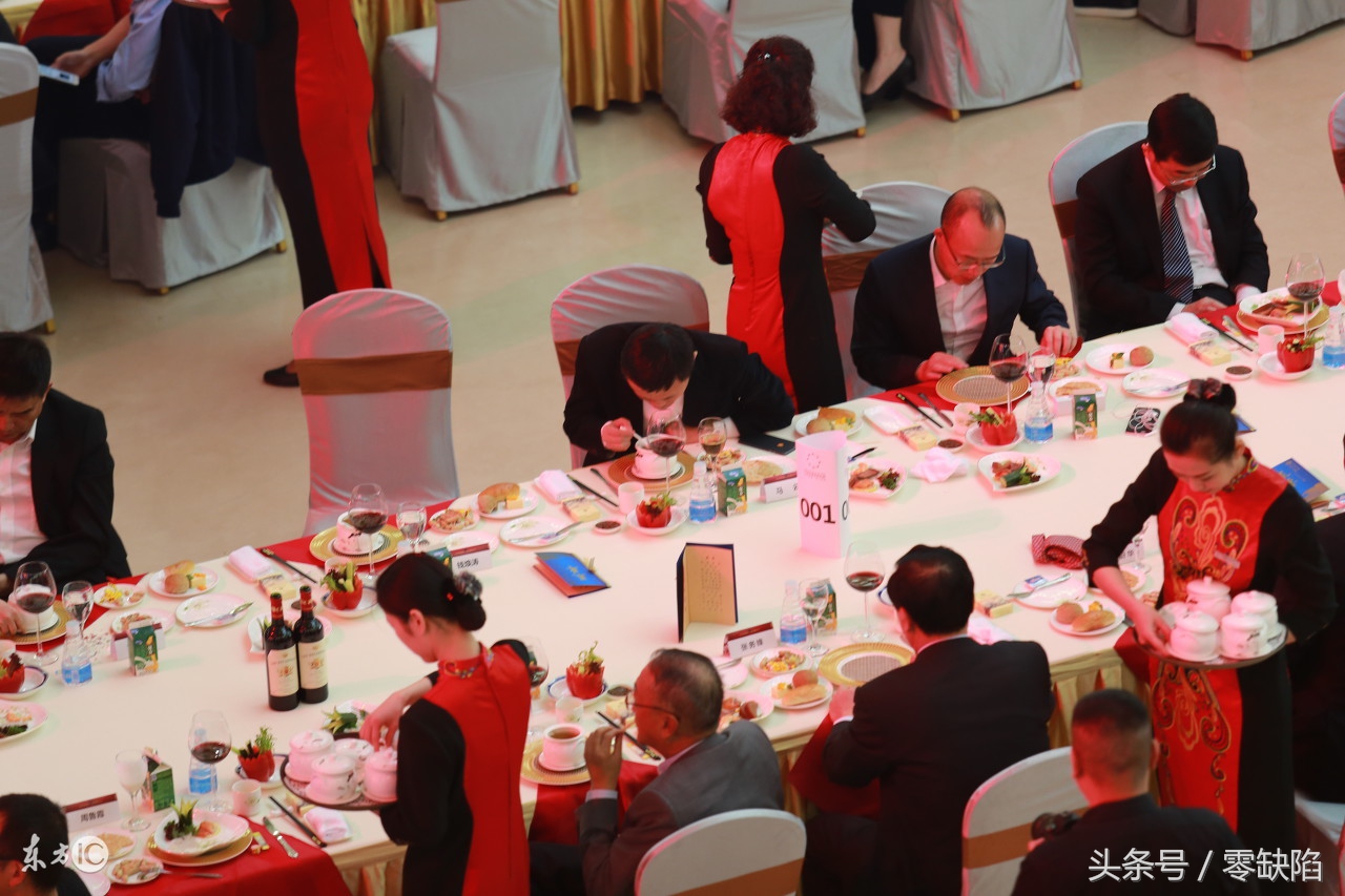 年会策划庆典应该怎样进行,年终颁奖典礼策划方案