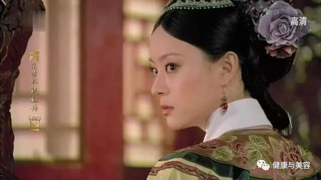 蒋勤勤甄嬛对比照,蒋勤勤和甄嬛隔空互动