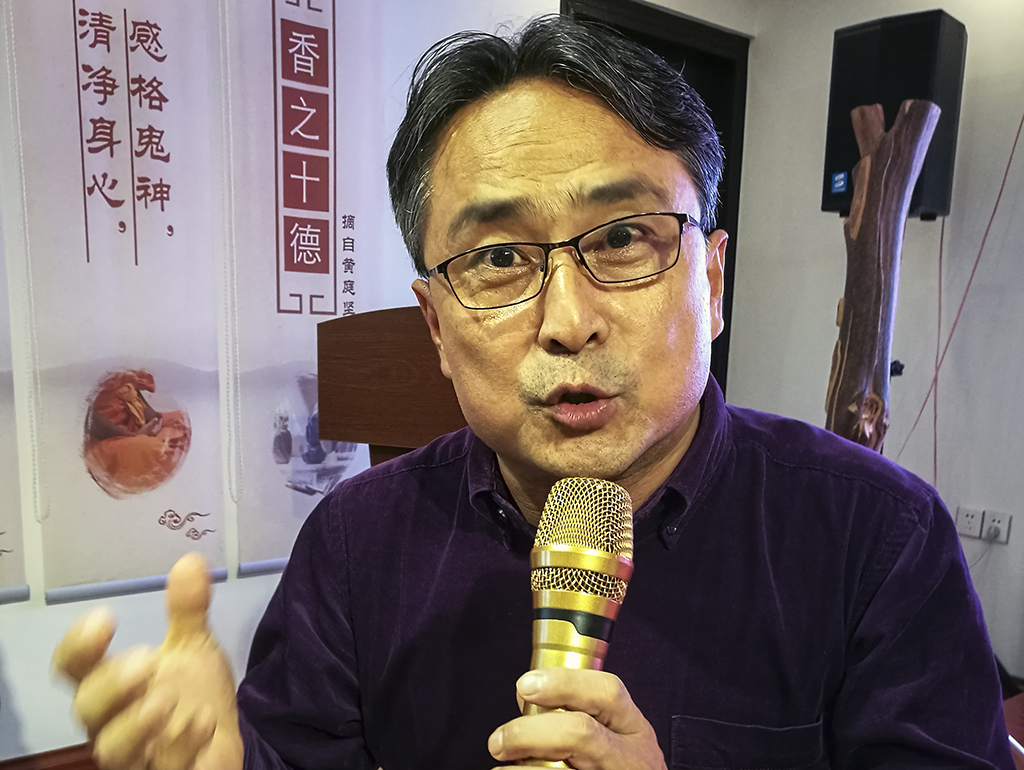 花间一缕魂，随风信邈邈——“闻香识海南”香烟缭绕余韵长