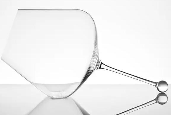 贵的葡萄酒一般是干红还是甜红,葡萄酒杯为什么不一样