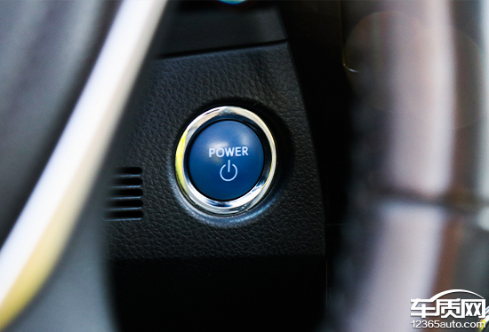 卡罗拉双擎天青石2019款试驾,家用车之最佳选择卡罗拉双擎