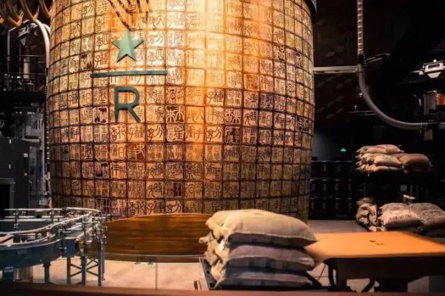 上海新网红！星爸爸全球最大烘焙工坊开业第一天，队伍长到害怕