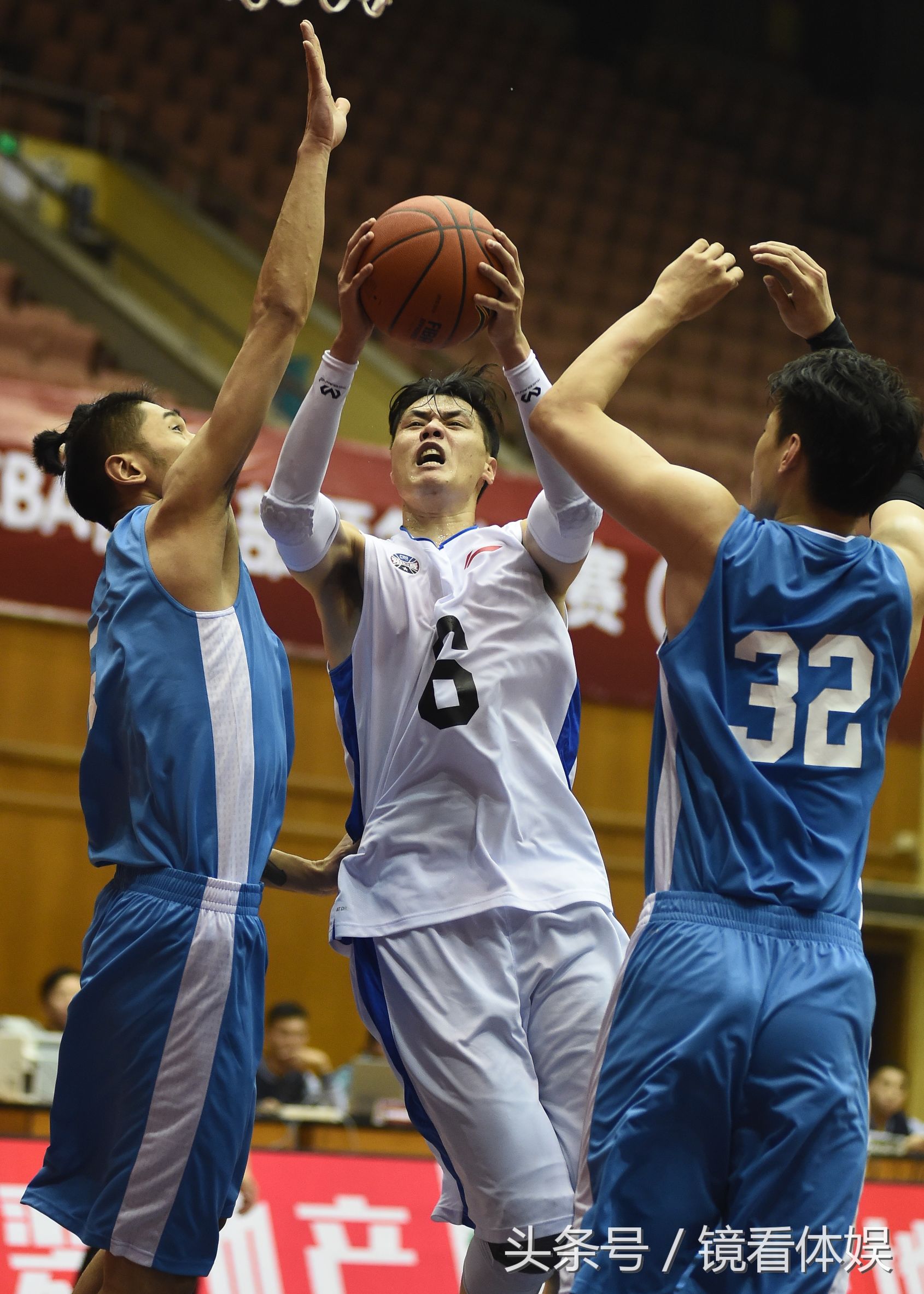 2017镜看体娱与佛山体育的50瞬间｜与巴萨球员偶遇与草根球星并肩