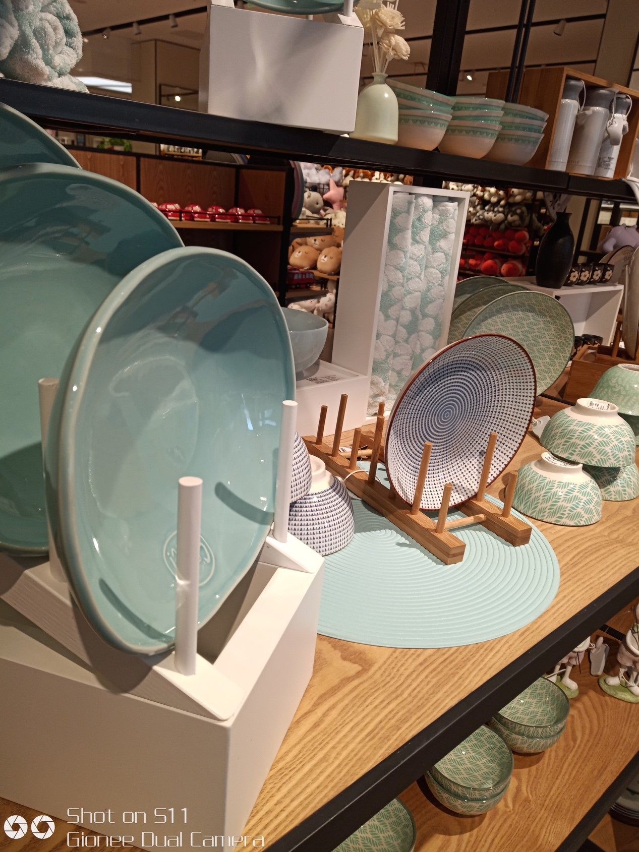 金立S11上手评测，全面屏游戏手机，玩游戏不再被打搅