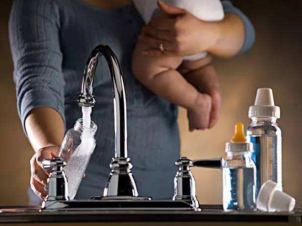 奶瓶消毒器消毒的正确方法,用消毒柜消毒奶瓶