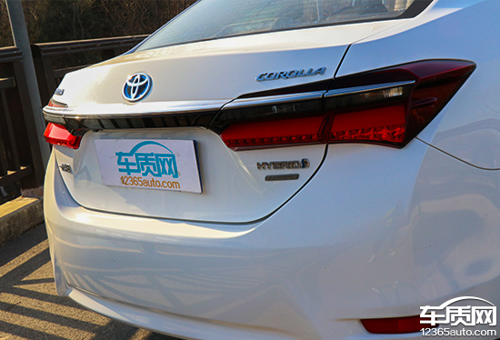 卡罗拉双擎天青石2019款试驾,家用车之最佳选择卡罗拉双擎