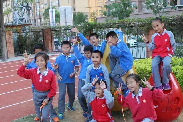 爱足球动起来2017年海沧育才小学首届“博爱杯”足球跳绳文化节