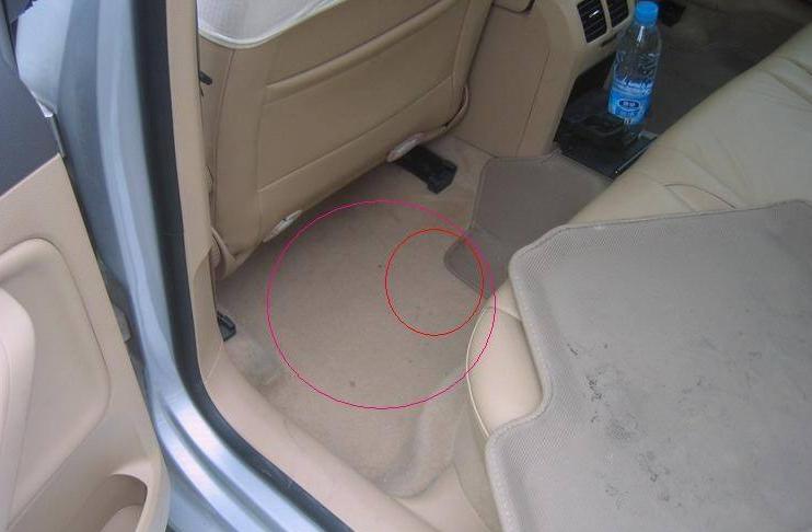 车内积水了咋办？手把手教你安全应对