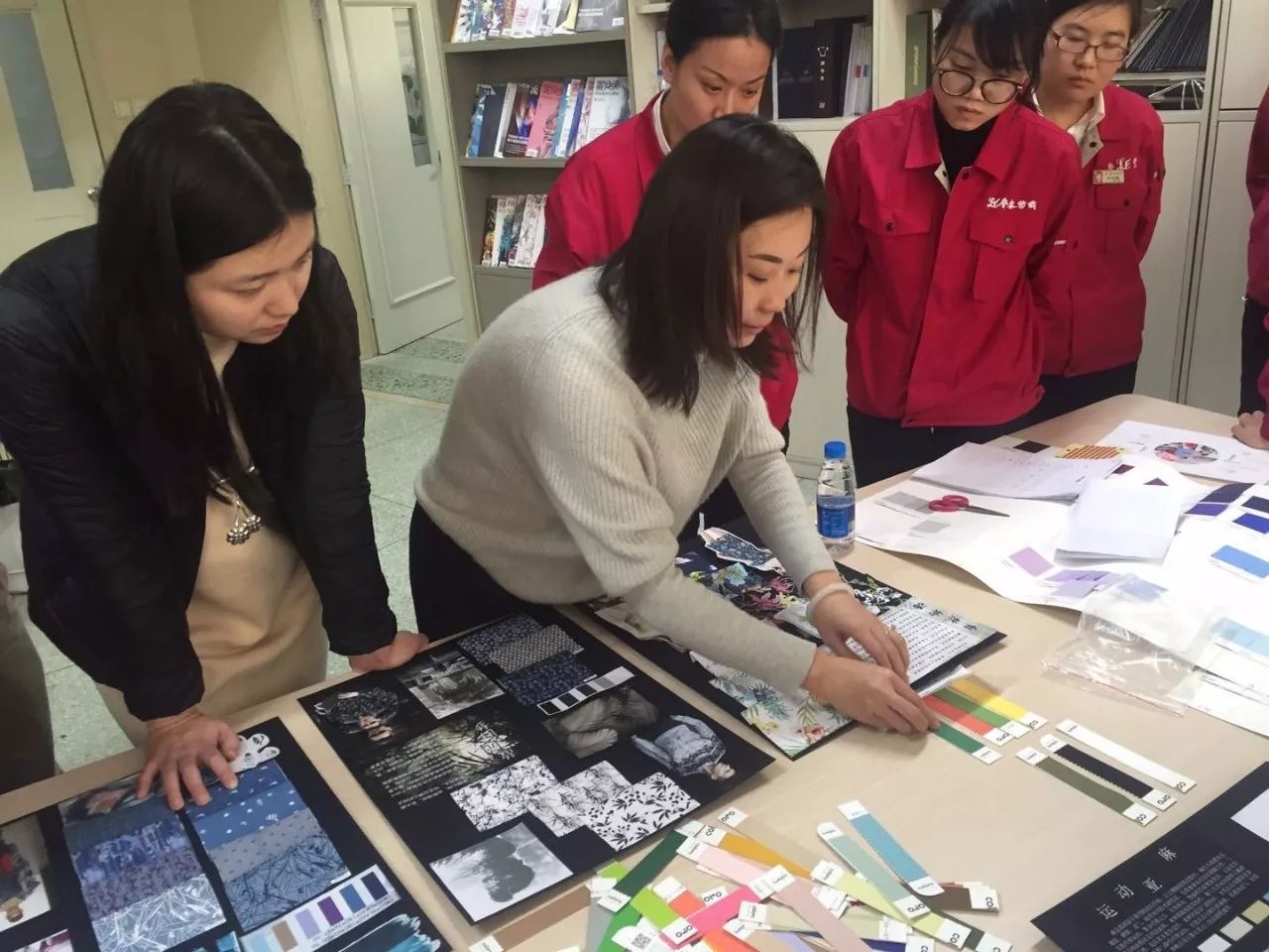 用衣服辅料做创意时装,有哪些面料衣服舒服又好看