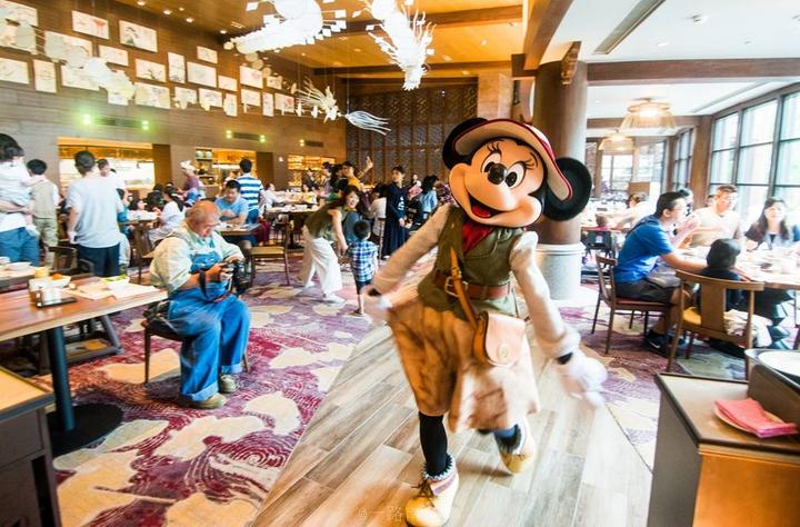 香港迪士尼乐园攻略英文,香港迪士尼乐园攻略300字