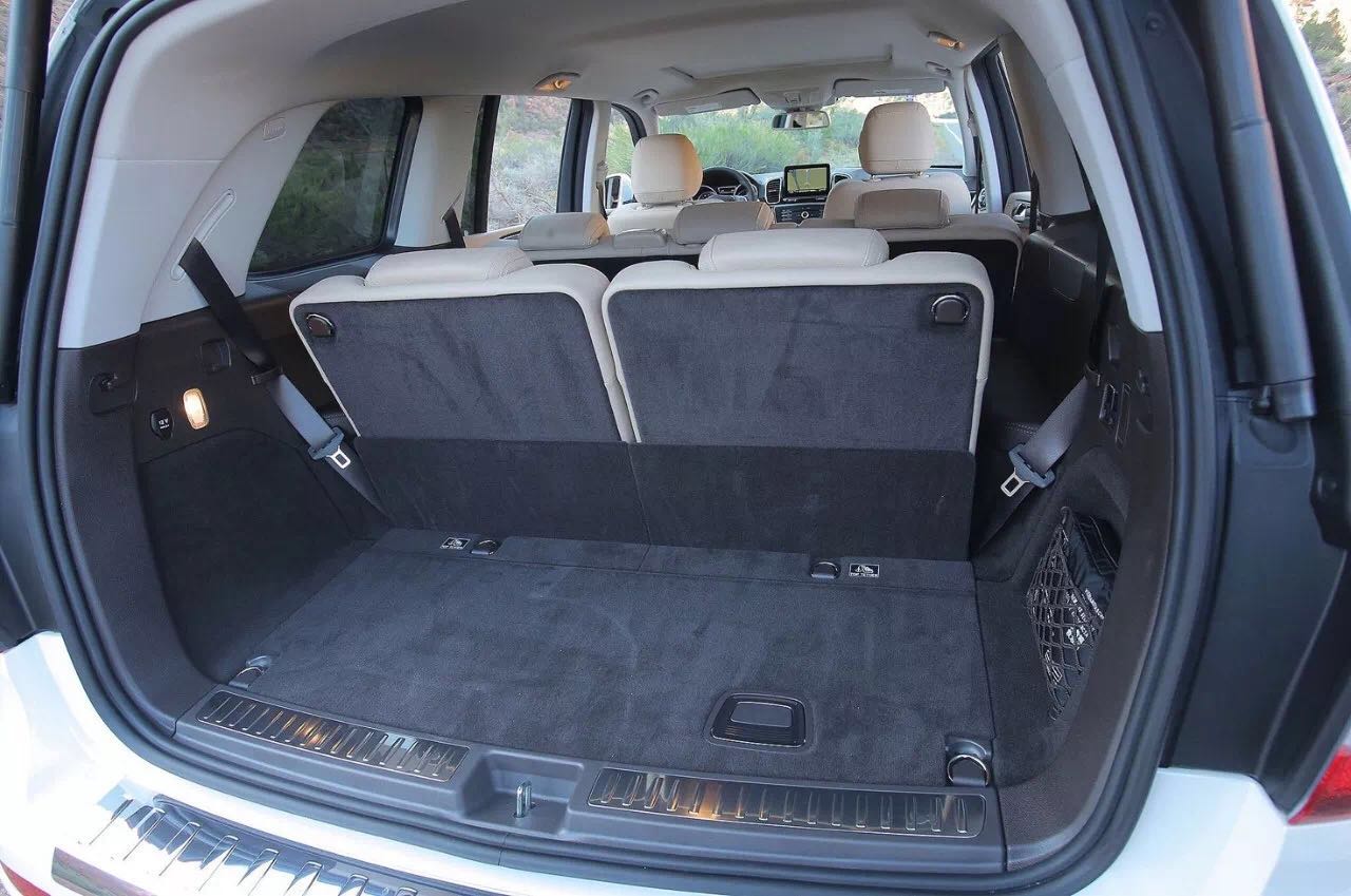 我去魔都二手车市场逛了一圈，最后竟然选择了传说中最没性价比的