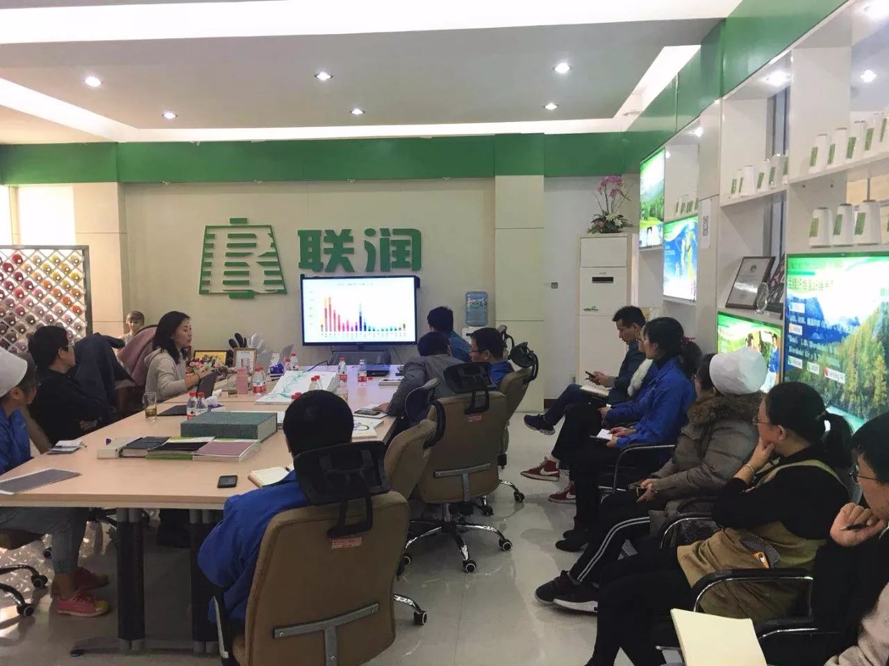 用衣服辅料做创意时装,有哪些面料衣服舒服又好看