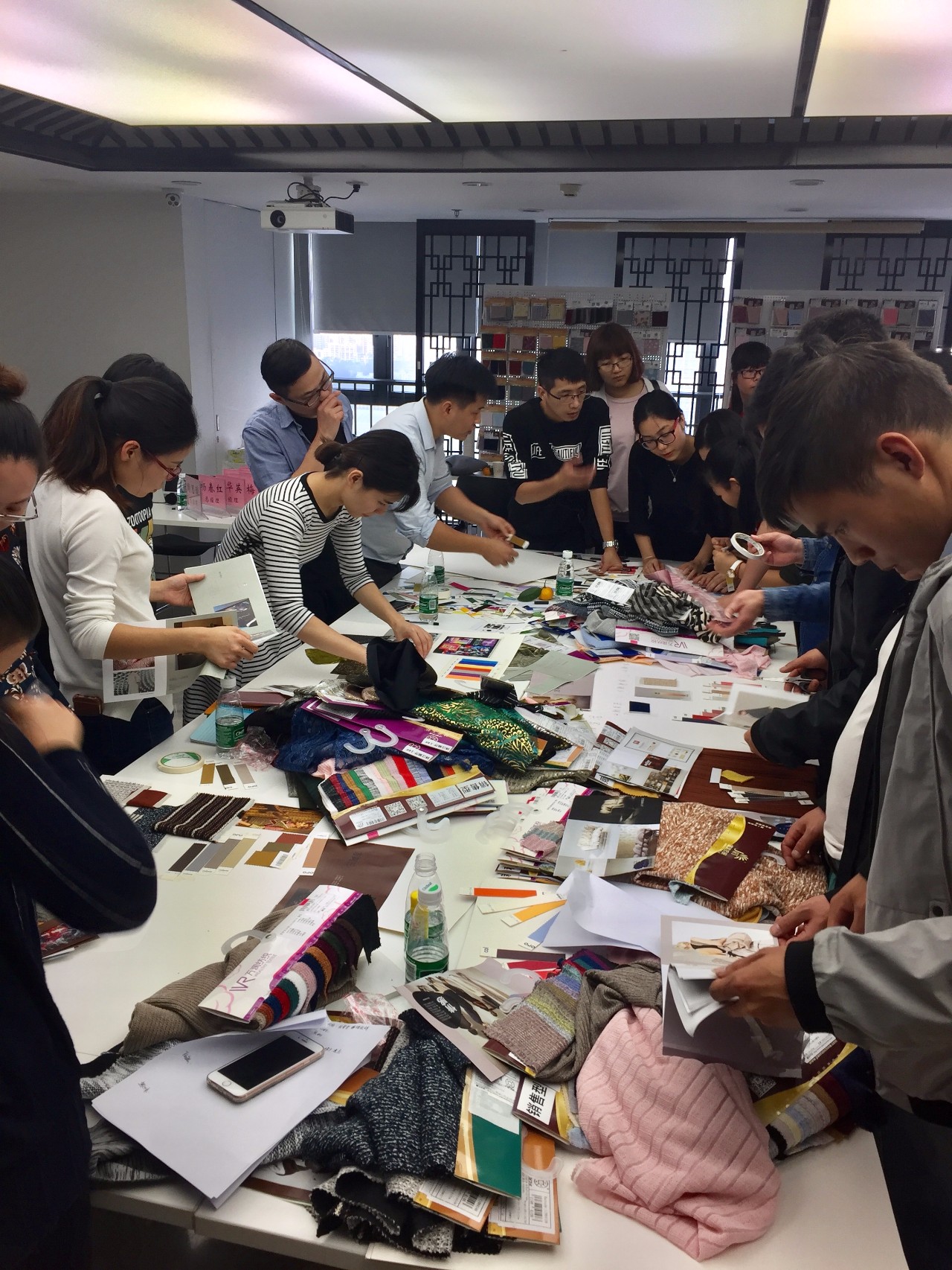 用衣服辅料做创意时装,有哪些面料衣服舒服又好看