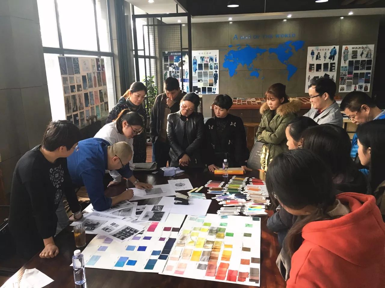 用衣服辅料做创意时装,有哪些面料衣服舒服又好看