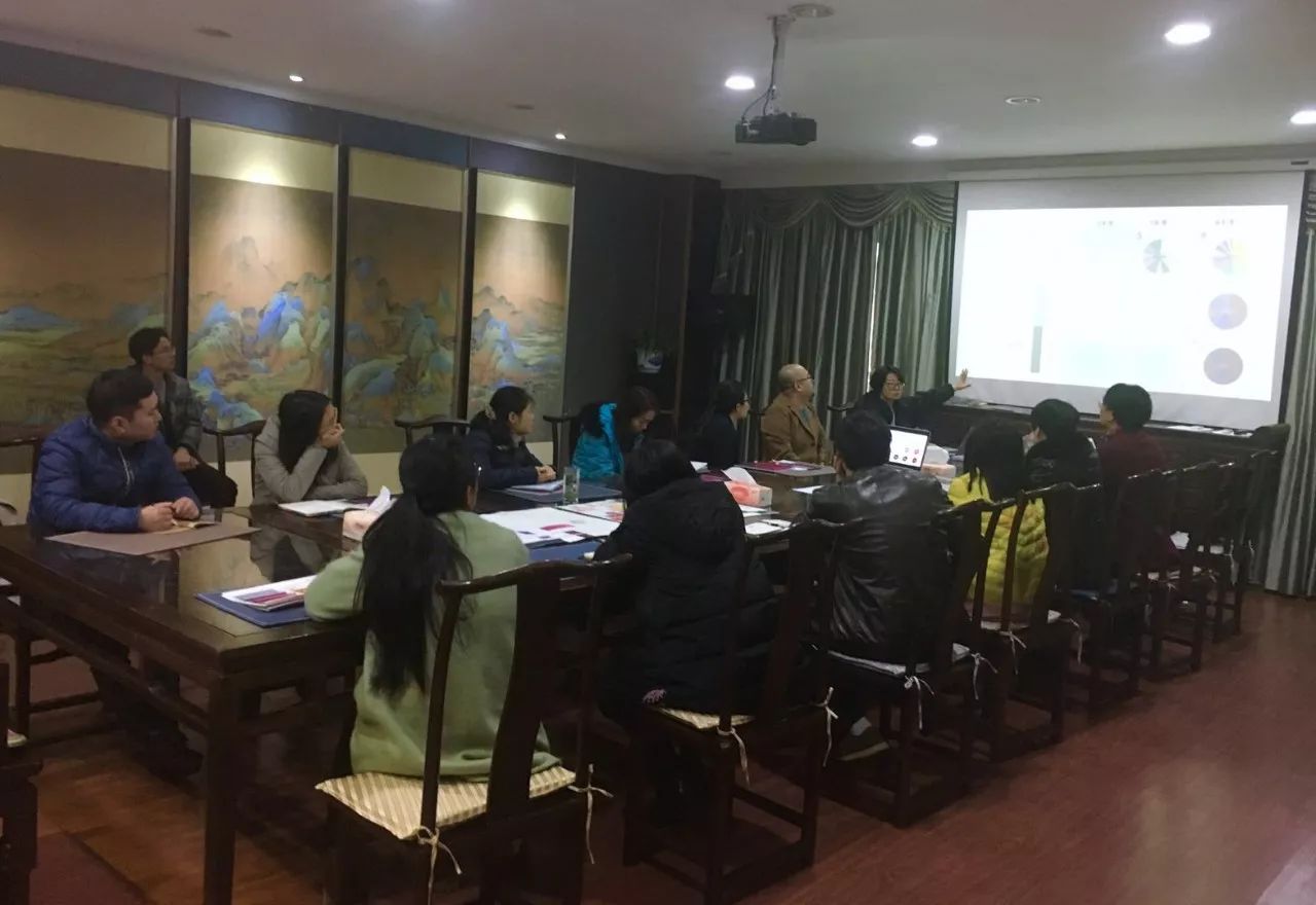 用衣服辅料做创意时装,有哪些面料衣服舒服又好看