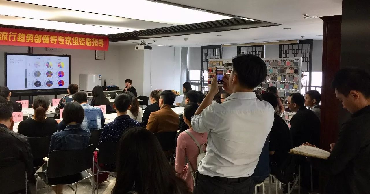 用衣服辅料做创意时装,有哪些面料衣服舒服又好看