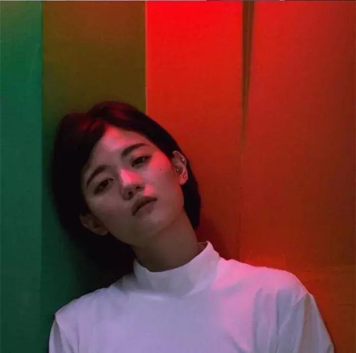 圆脸妹短发显瘦发型设计,圆脸适合什么发型减龄又显瘦