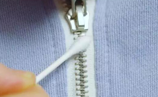 拉链的生活小妙招,拉链容易开怎么办生活小技巧
