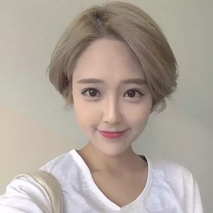 圆脸妹短发显瘦发型设计,圆脸适合什么发型减龄又显瘦