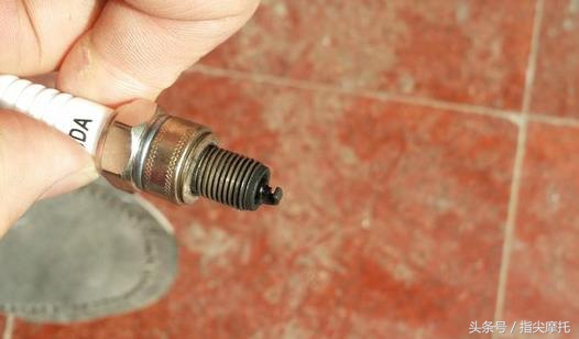 摩托车无火维修视频,电喷摩托车高压电无火的原因