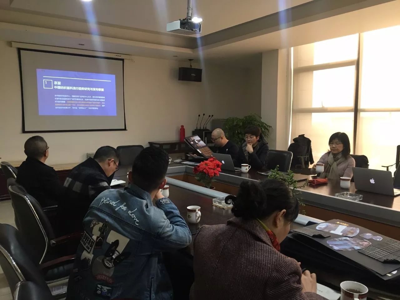 用衣服辅料做创意时装,有哪些面料衣服舒服又好看