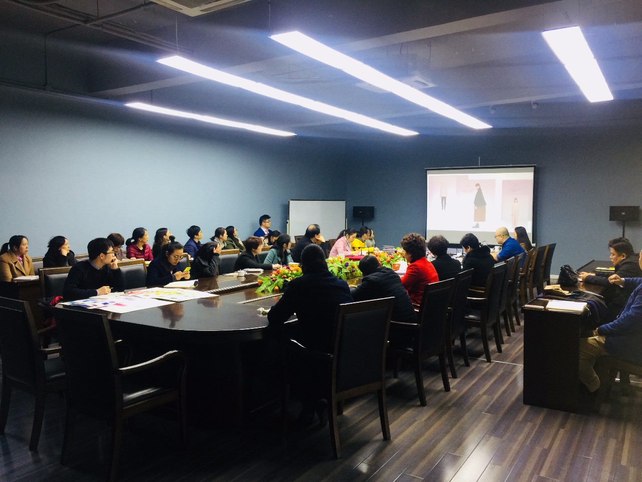 用衣服辅料做创意时装,有哪些面料衣服舒服又好看