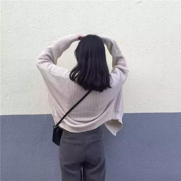 圆脸妹短发显瘦发型设计,圆脸适合什么发型减龄又显瘦