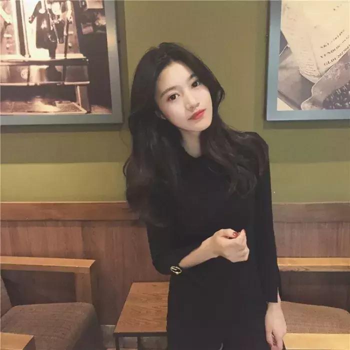 圆脸妹短发显瘦发型设计,圆脸适合什么发型减龄又显瘦