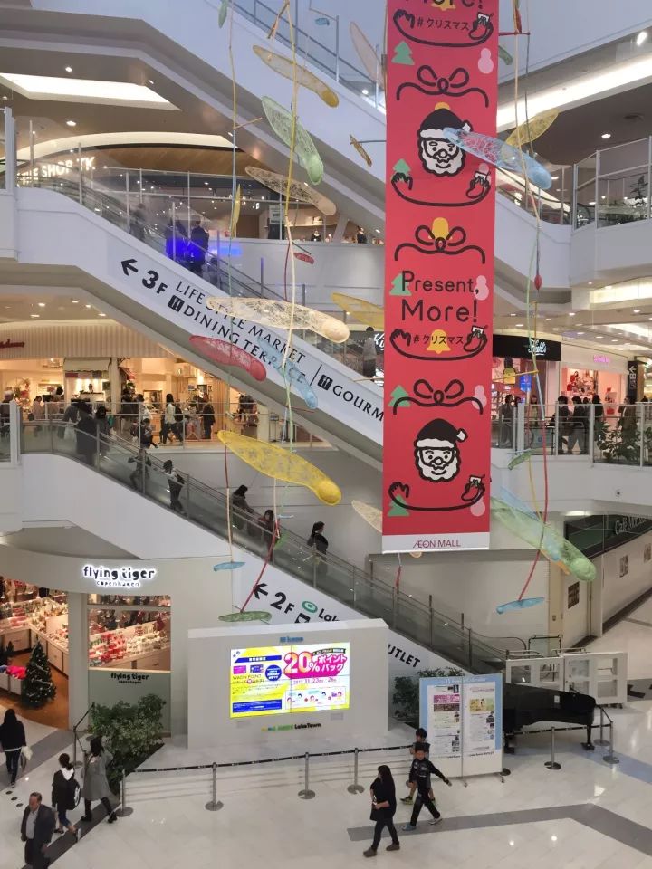 日本门店如何吸引年轻人？品牌IP化成8090后收割机｜鲜锋日本行