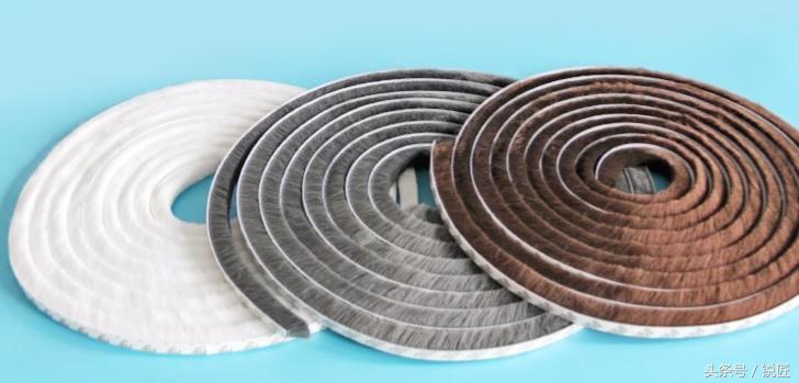 天冷车窗玻璃摩擦异响,天冷汽车启动时有异响