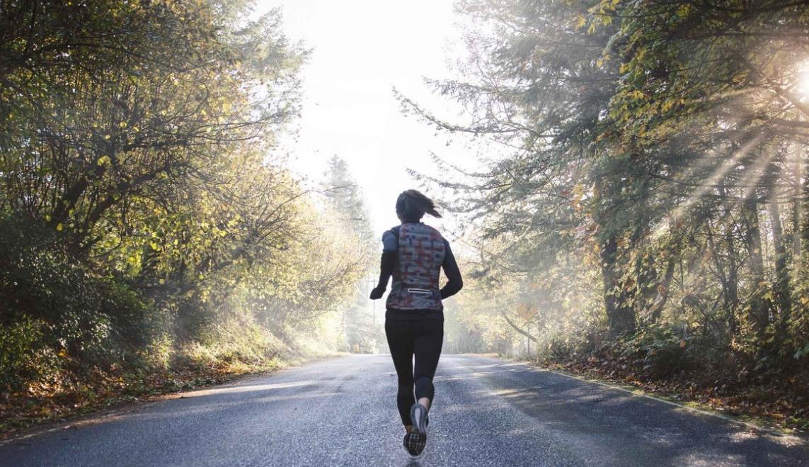 跑步后恶心呕吐头晕是怎么回事,小孩一跑步就呕吐是怎么回事