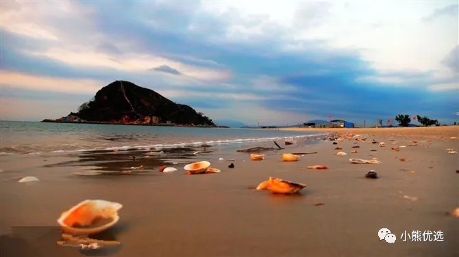 秋天的海哪年发布的,秋天的海是浪漫的