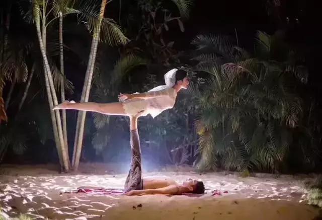 瑜伽婚纱照体式,瑜伽适合拍婚纱照的体式