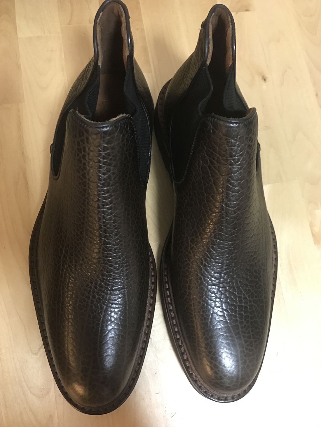 休闲皮鞋哪个牌子性价比高,什么牌子的休闲皮鞋好