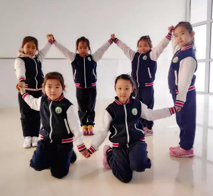 今年学校最流行的校服,最好看的春夏秋冬校服