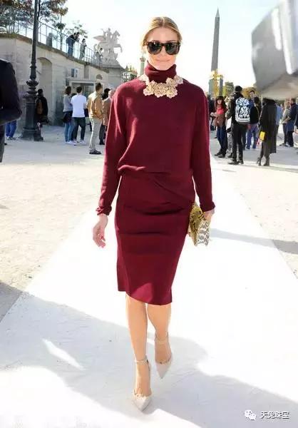 项链搭打底衫温柔冬季,项链搭配衣服的技巧平价