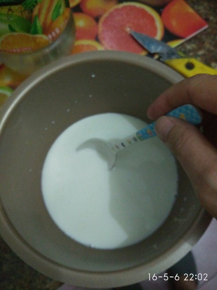 教大家利用纯牛奶做酸奶，想吃就自己做非常简单