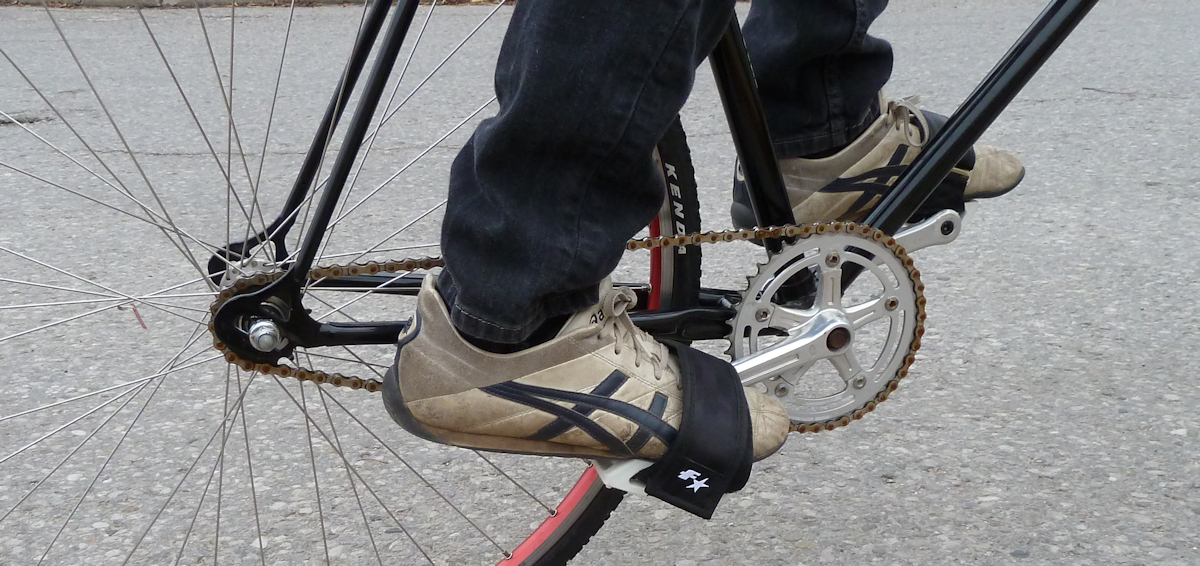 死飞自行车可以自己安装刹车吗,死飞自行车该怎么刹车