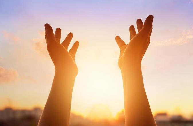 冬天就像诗人的诗句，一拐弯就是柳暗花明