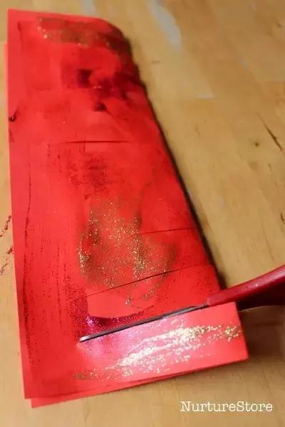 幼儿园元旦手工制作：鞭炮灯笼卡纸舞龙等，8个教程“年味”十足