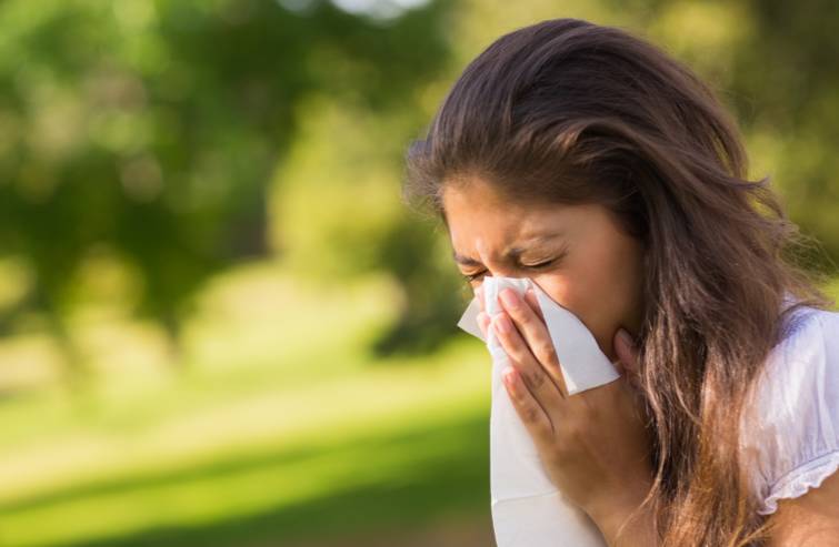 身上长了疹子特别痒还传染怎么办,身上奇痒无比长风团