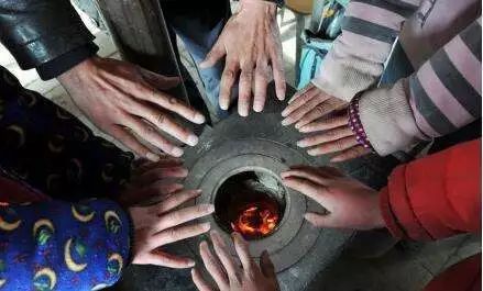 寒冬凛凛仍未供暖，80名学生冻感冒43人！教育部发话了