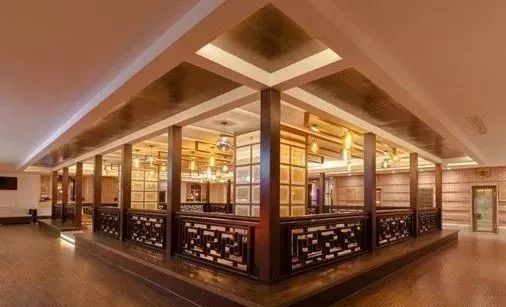 假期冬天泡个温泉放松一下,周末了外面有点冷