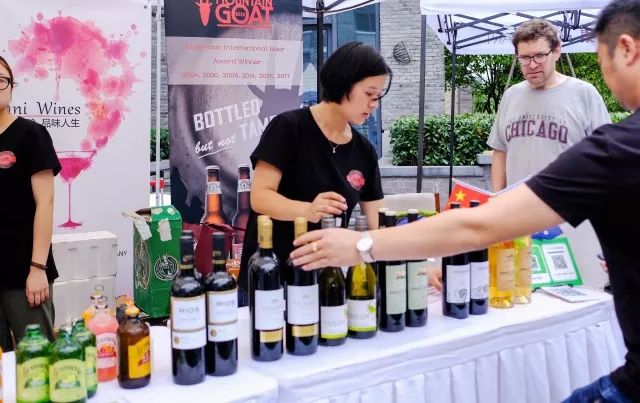 圣诞酒Glühwein把你变成万人迷，国际圣诞市集负责*情催**