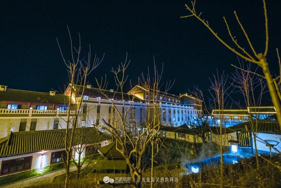 汤泉宫温泉景点,半山上泉温泉度假村
