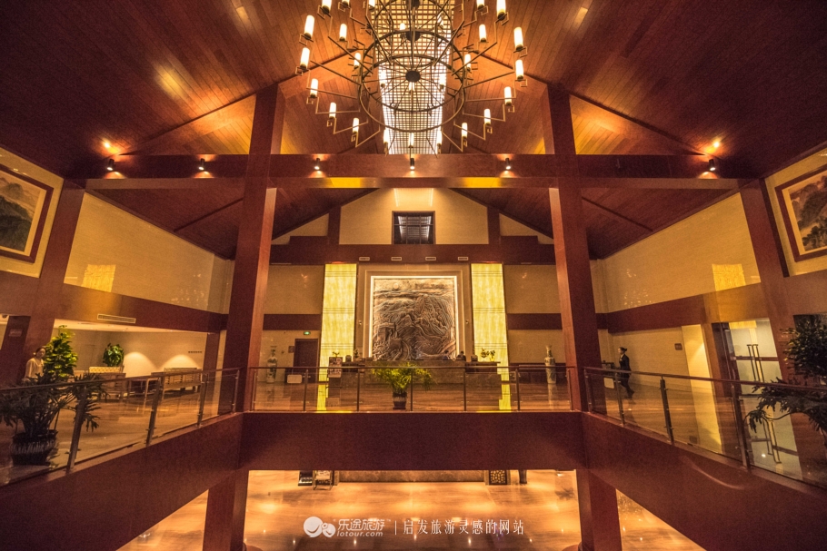 汤泉宫温泉景点,半山上泉温泉度假村