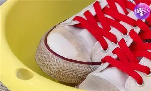 帆布鞋胶水氧化发黄怎么变白,帆布鞋底子发黄怎么变白