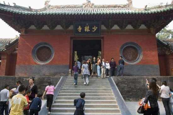 *产党共**员参观古寺神庙等宗教场所！*党**员是否可以有宗教信仰？